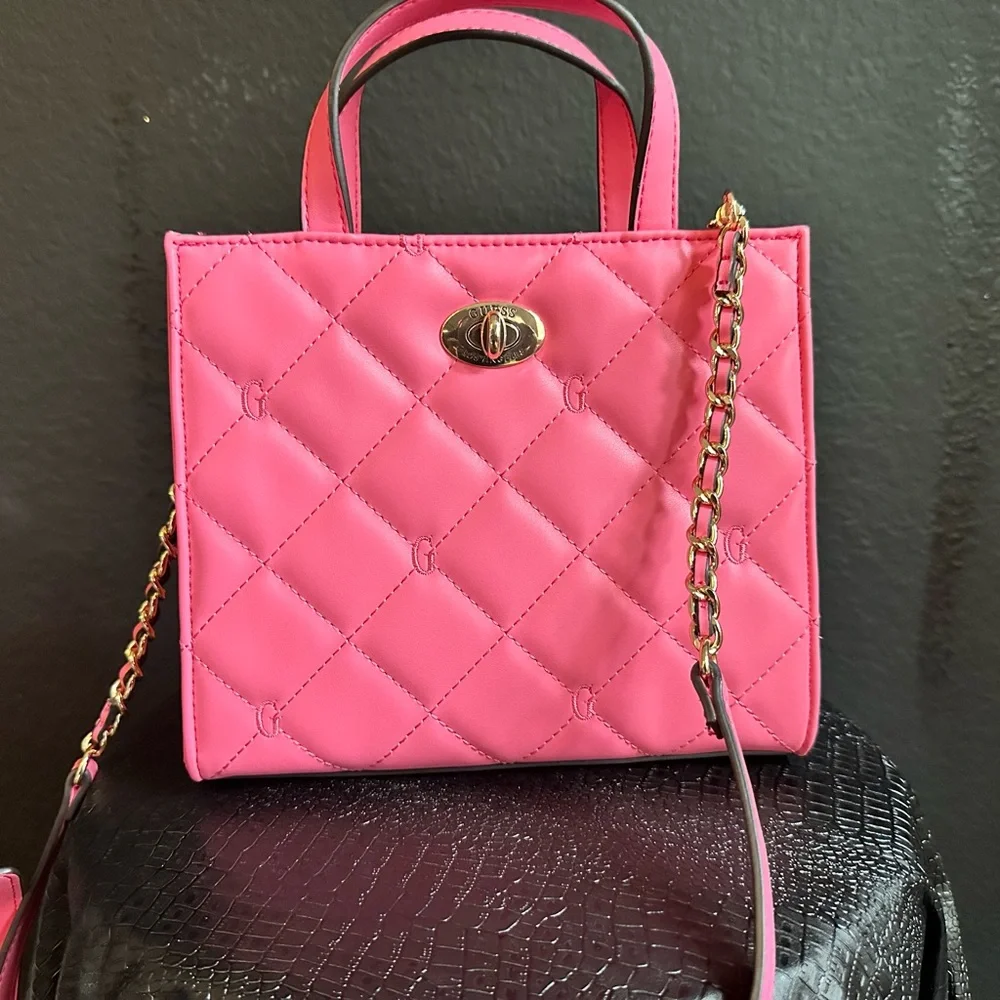 Light Pink Quilted Handbag - Picture 2 of 3